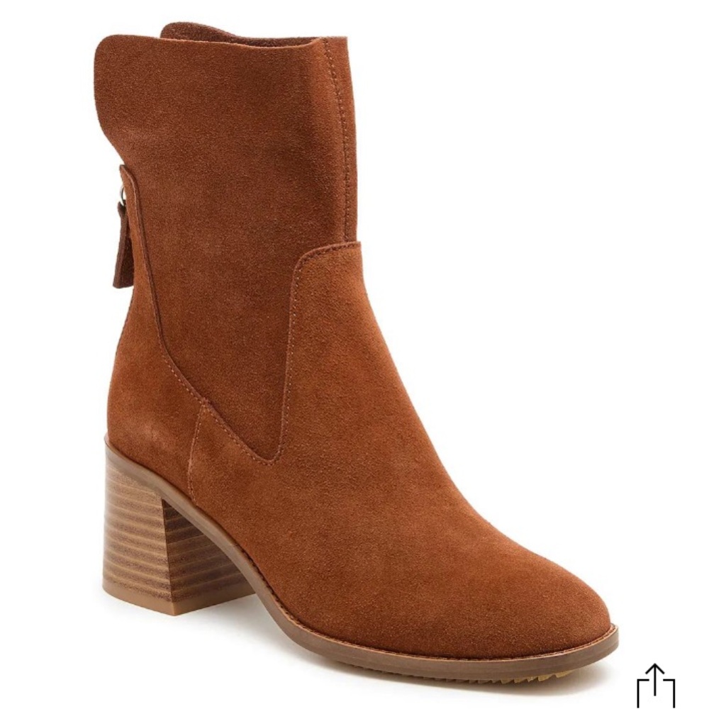 ✨EUC Kelsi Dagger Island Block Heel Suede Bootie size 8